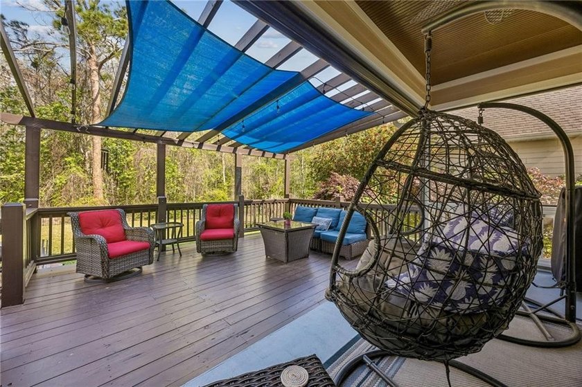 Featuring a beautiful home, originally a Bent Pine Construction - photo 53