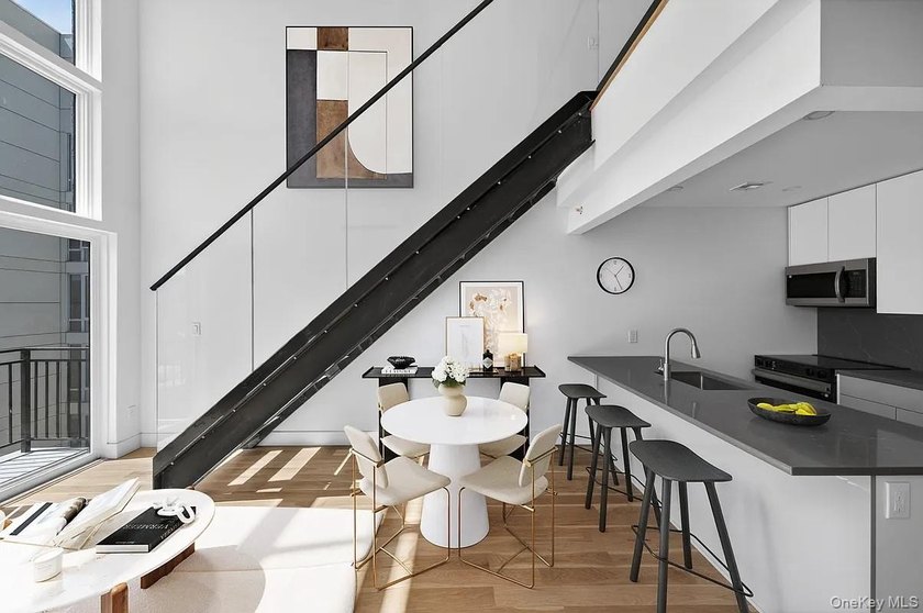 Welcome to the Astra! Astoria's newest architectural gem, a - photo 2