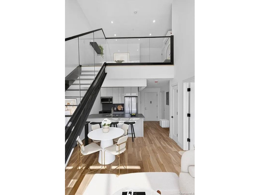 Welcome to the Astra! Astoria's newest architectural gem, a - photo 4