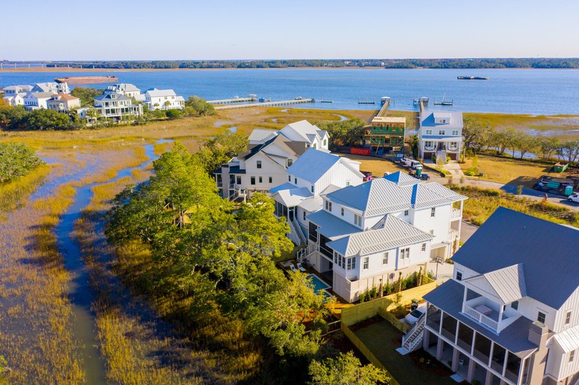 Spectacular views, stunning architectural design and a fully - photo 2