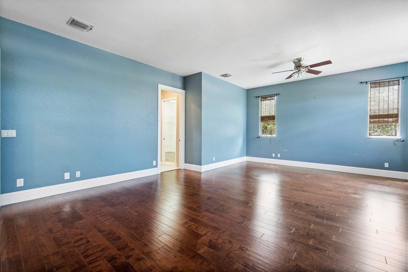 Welcome to this beautifully maintained 5-bedroom, 3-bath pool - photo 21