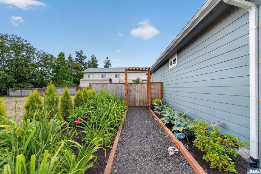 Some homes check all the boxes. This one quietly exceeds them - photo 33