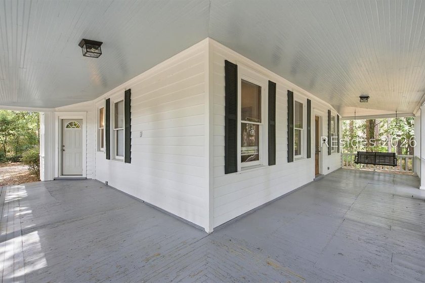 628 Robert Smalls Parkway offers a versatile residential - photo 4