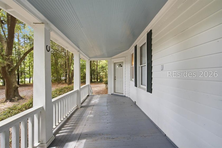628 Robert Smalls Parkway offers a versatile residential - photo 5