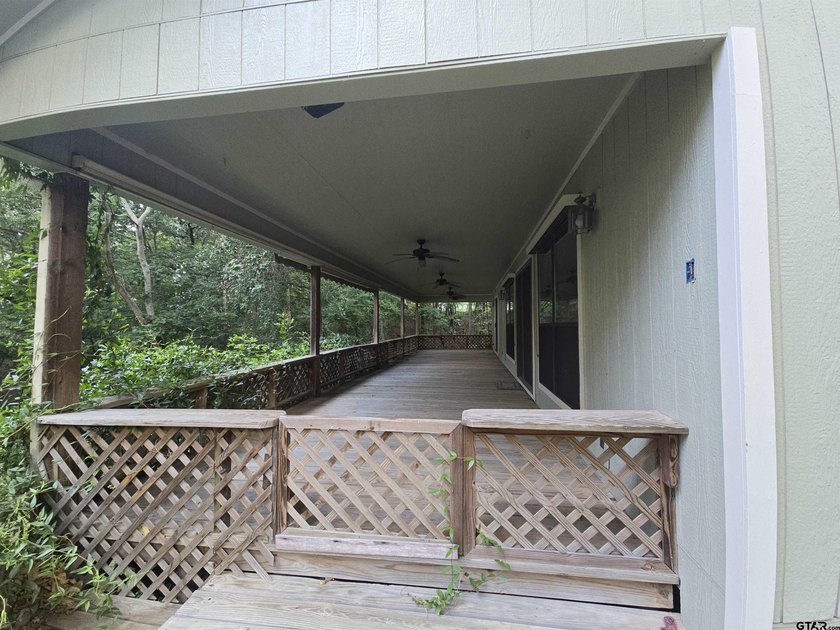 Enjoy peaceful lake living with this charming 1-bedroom, 1-bath - photo 5