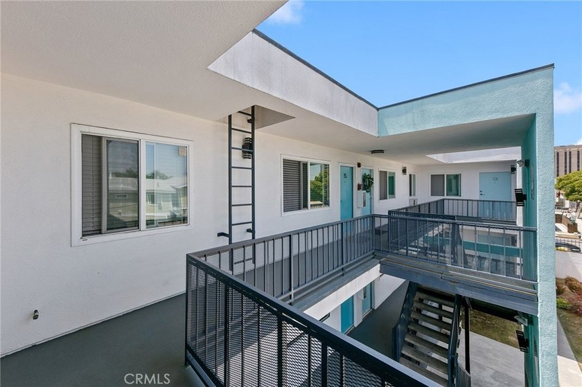 PROPERTY OVERVIEW - 1980'S CONSTRUCTION. Built in 1985, Ten60 - photo 22