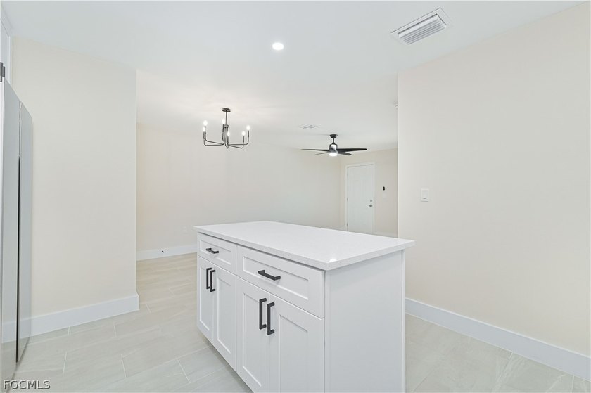 Legal renovated Duplex in Cape Coral, Unit A has 2 bedrooms and - photo 9