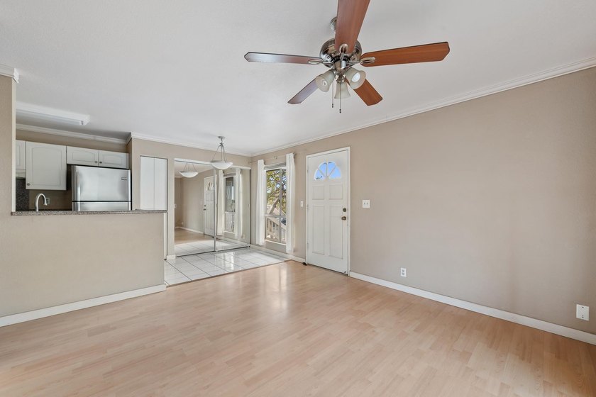 This inviting, gently loved unit offers Haleakala views from the - photo 2