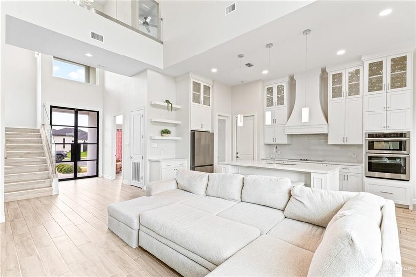 This spacious 4 bedroom, 2.5 bath home offers ample living space - photo 3