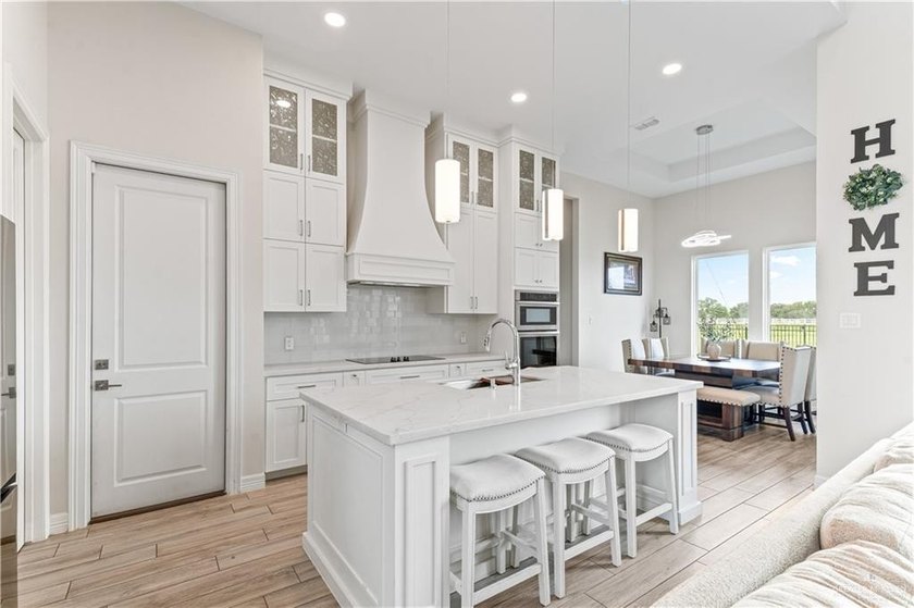 This spacious 4 bedroom, 2.5 bath home offers ample living space - photo 5