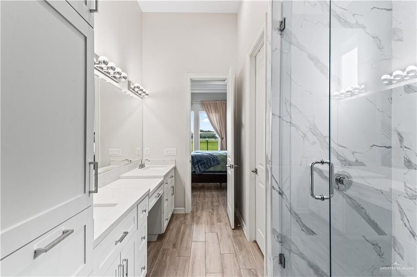This spacious 4 bedroom, 2.5 bath home offers ample living space - photo 9