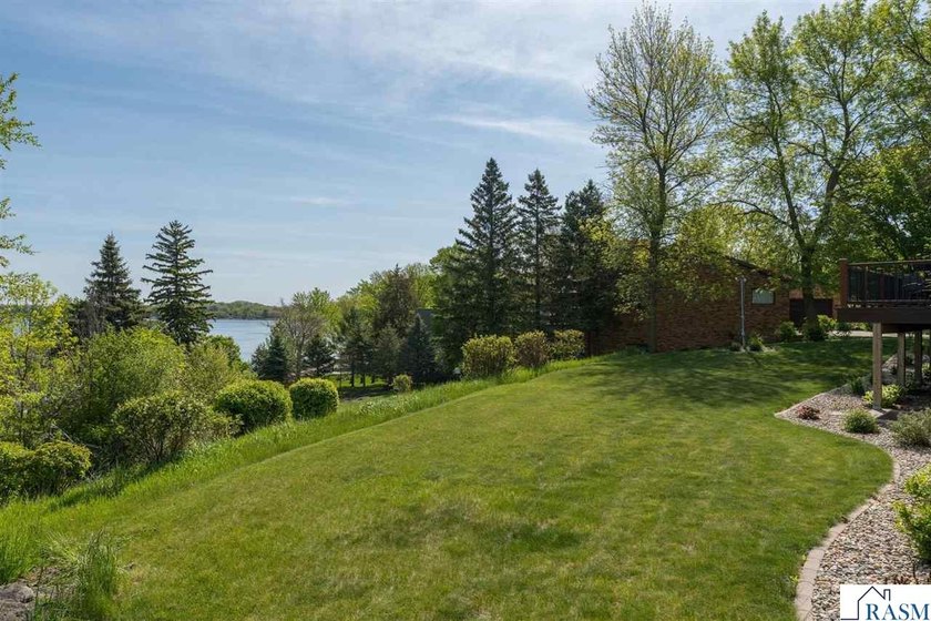 You'll marvel at this stunning 4-bedroom, 3-bathroom home - photo 12
