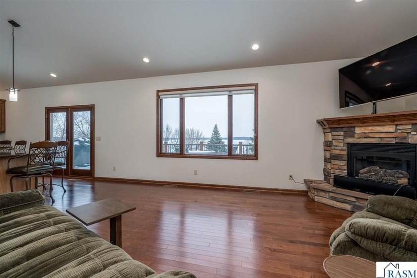 You'll marvel at this stunning 4-bedroom, 3-bathroom home - photo 17