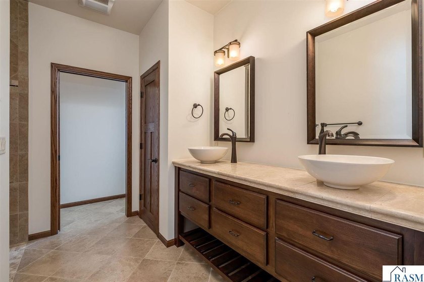 You'll marvel at this stunning 4-bedroom, 3-bathroom home - photo 29