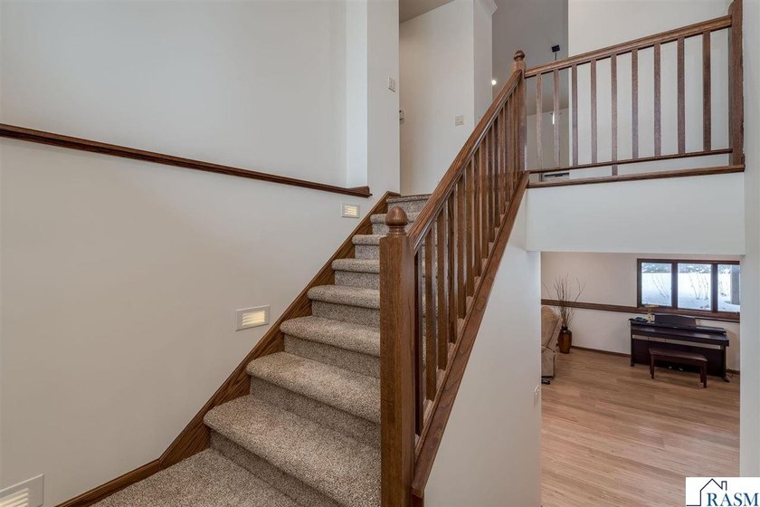 You'll marvel at this stunning 4-bedroom, 3-bathroom home - photo 37