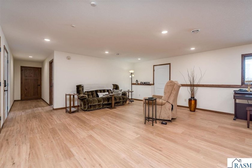 You'll marvel at this stunning 4-bedroom, 3-bathroom home - photo 38