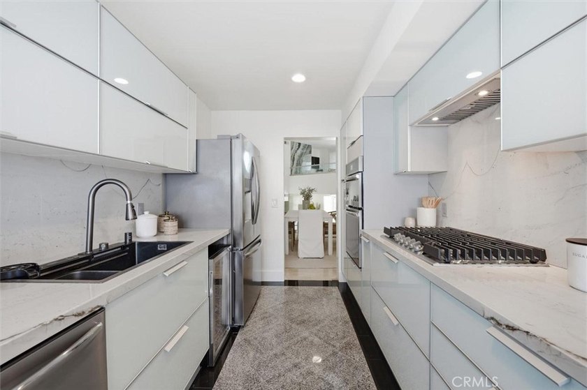 Experience a refined, low-maintenance beach lifestyle at - photo 4