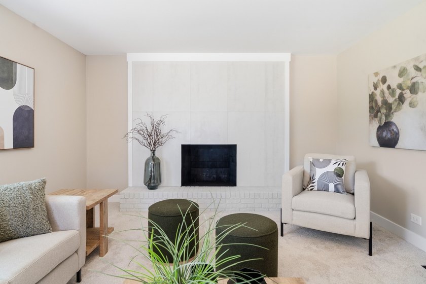 Welcome to this stunning, spacious Naperville home in the - photo 11