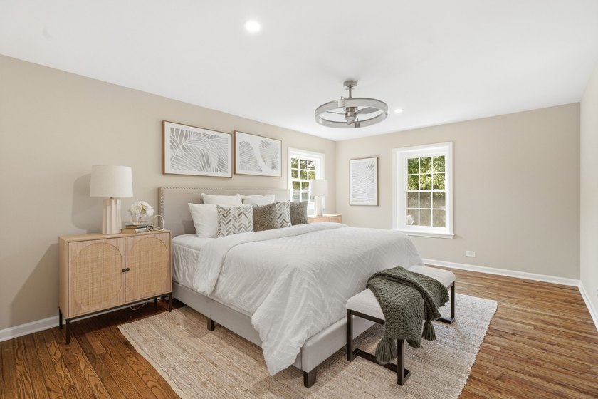 Welcome to this stunning, spacious Naperville home in the - photo 15