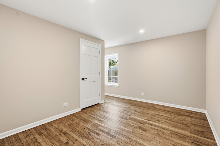 Welcome to this stunning, spacious Naperville home in the - photo 20