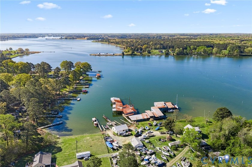 This property is located in a protected cove on the Yeocomico - photo 2