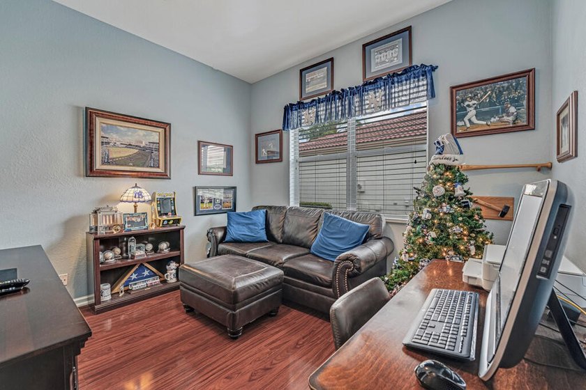 Welcome to this exceptional 3 bedroom, 3-bathroom plus - photo 24