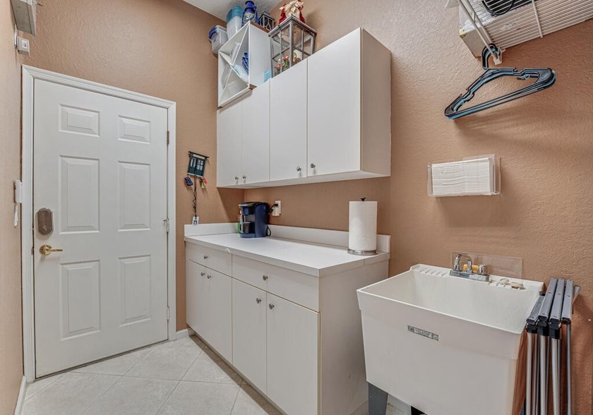 Welcome to this exceptional 3 bedroom, 3-bathroom plus - photo 31