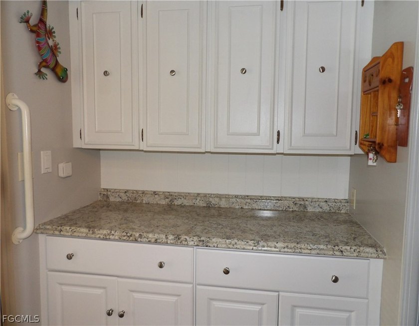 Experience modern living in this Spacious and Updated 2-bedroom - photo 4