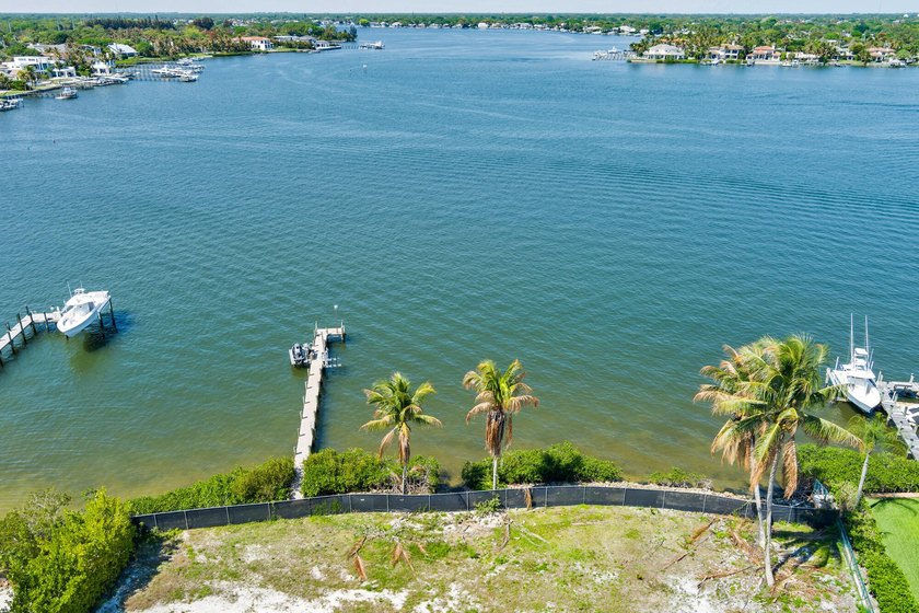 Prime building site on the Loxahatchee River in Jupiter's - photo 9