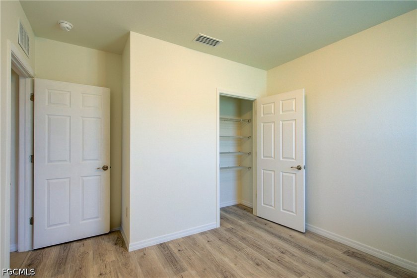 Welcome to this beautifully maintained 4-bedroom, 2-bath home in - photo 22