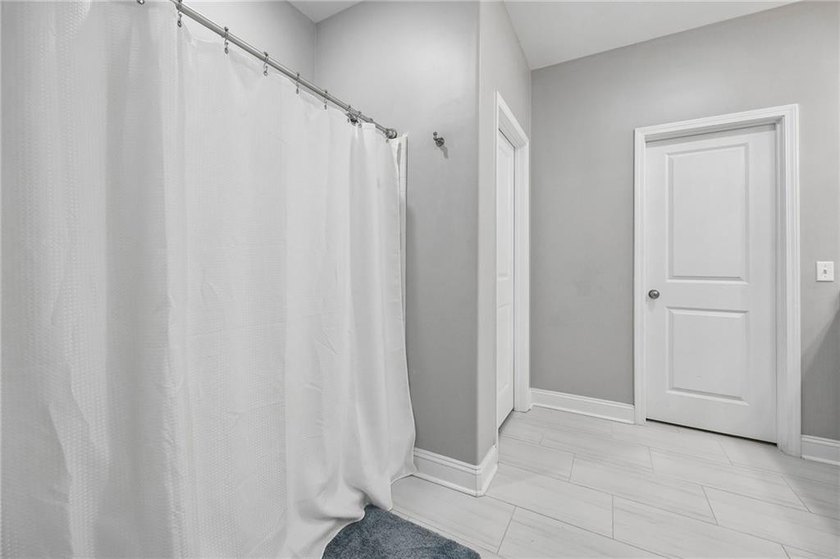 NEARLY NEW 3-BEDROOM HOME IN VICTORIA LANDING! IF YOU'RE LOOKING - photo 29