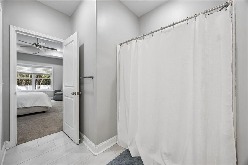 NEARLY NEW 3-BEDROOM HOME IN VICTORIA LANDING! IF YOU'RE LOOKING - photo 31