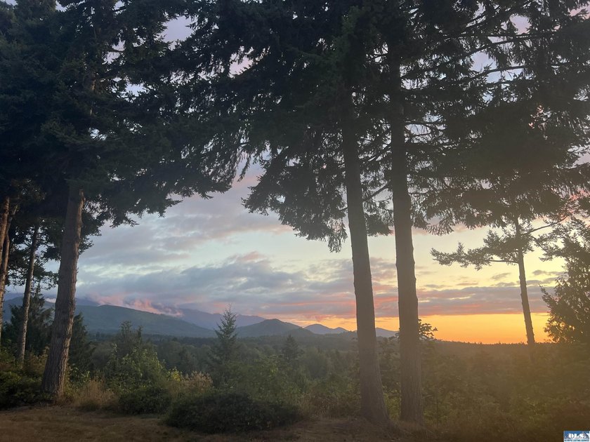 There is nothing quite like watching the sun set over the - photo 41