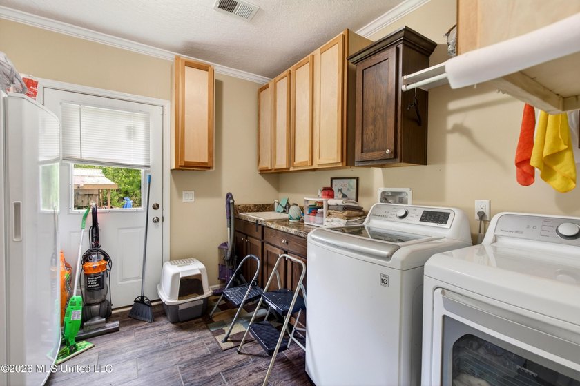 Enjoy peaceful country living with convenient access to I-10 - photo 31