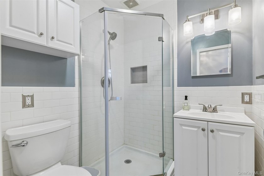 Rare Opportunity! Exceptional Two-Family Home in Manhasset A - photo 12