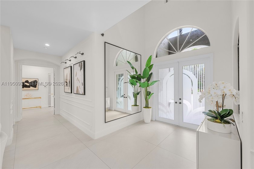 Prime lakefront, within an exclusive gated enclave of 17 custom - photo 14