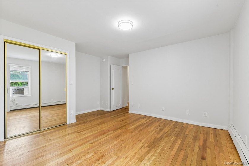 Rare Opportunity! Exceptional Two-Family Home in Manhasset A - photo 14