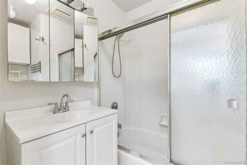 Rare Opportunity! Exceptional Two-Family Home in Manhasset A - photo 17