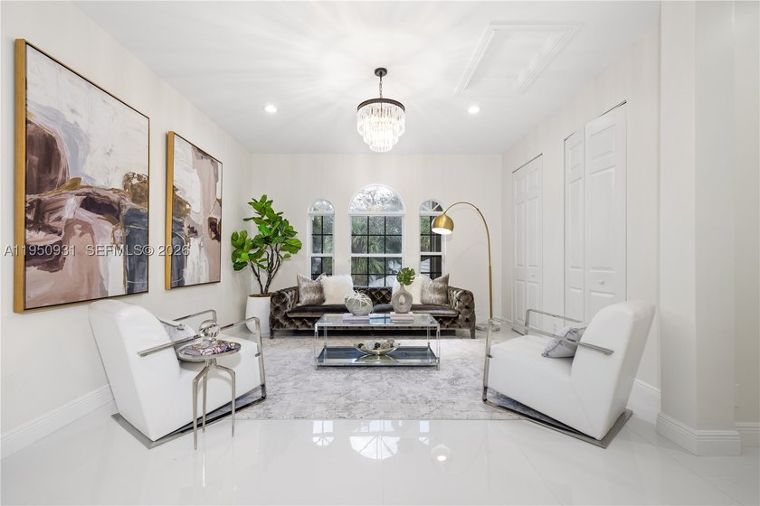 Prime lakefront, within an exclusive gated enclave of 17 custom - photo 22