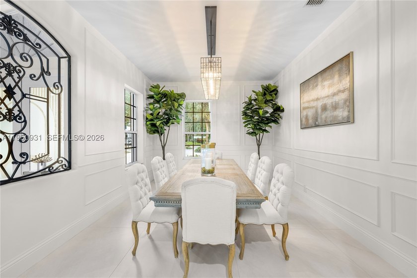 Prime lakefront, within an exclusive gated enclave of 17 custom - photo 32