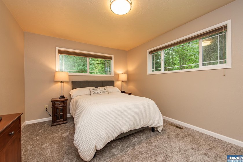 Private 1.7-acre retreat minutes from Sequim, wrapped in - photo 33