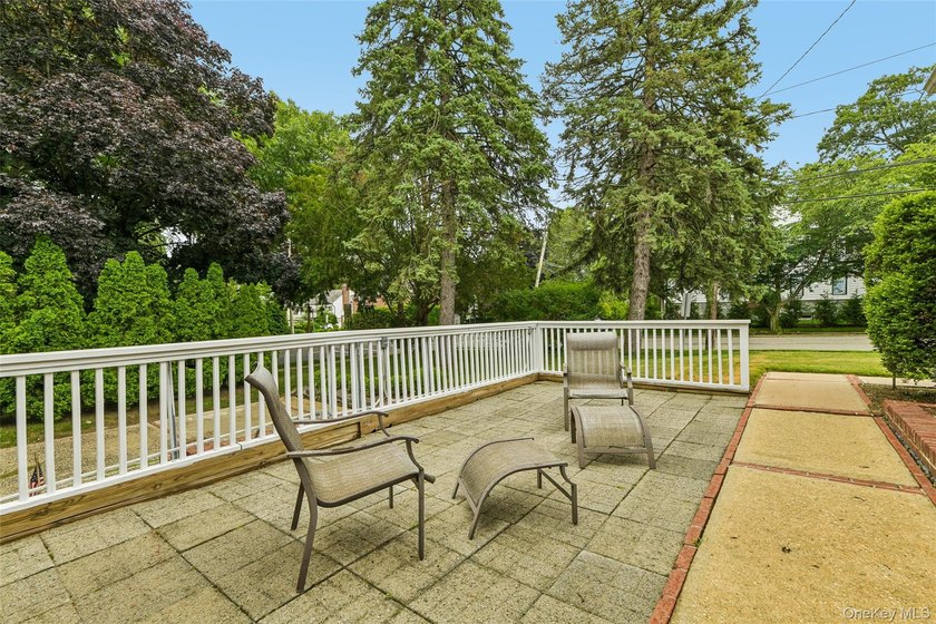 Rare Opportunity! Exceptional Two-Family Home in Manhasset A - photo 35