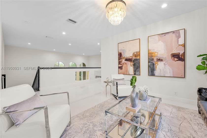 Prime lakefront, within an exclusive gated enclave of 17 custom - photo 37