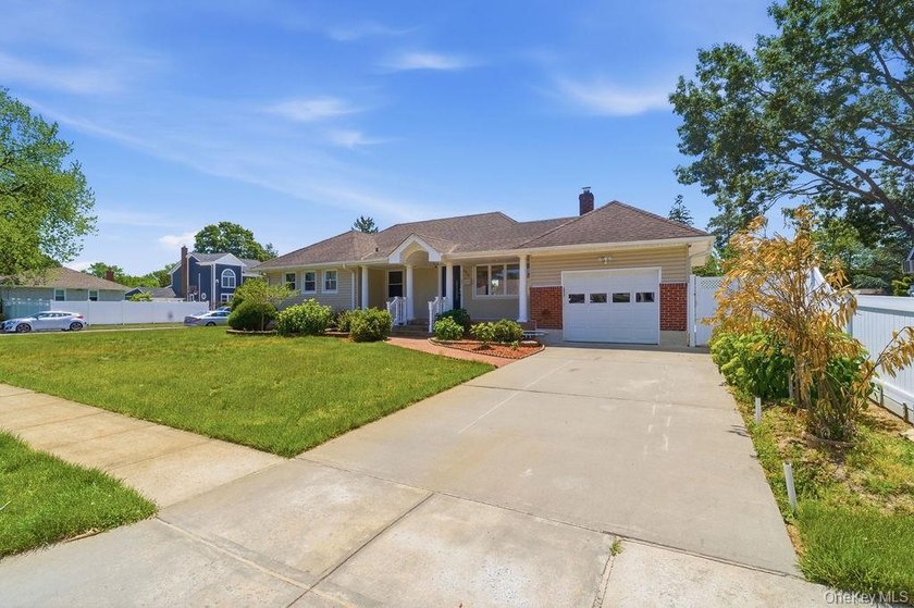 Welcome to 2934 Kinloch Road, a beautifully renovated 4-bedroom - photo 3