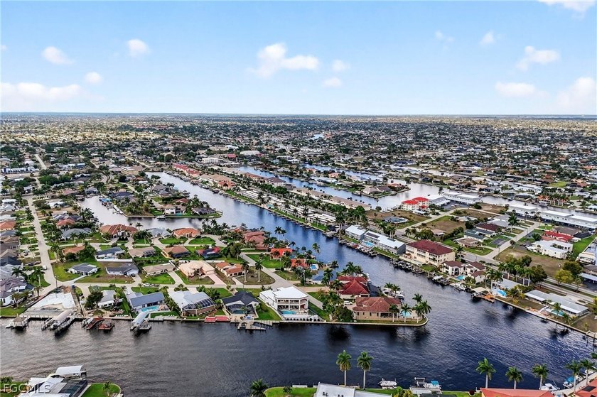 MOTIVATED SELLER! Welcome to your dream waterfront escape. This - photo 11