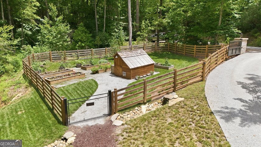 Bordering protected U.S. Forest Land in the heart of the Blue - photo 11