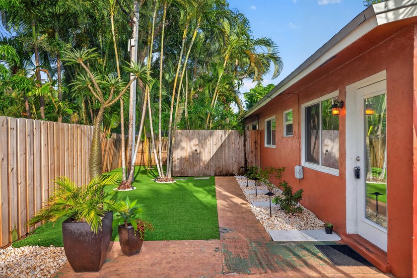 Excellent duplex opportunity in the heart of Middle River - photo 13