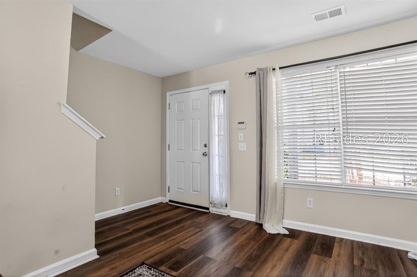 Exceptional 2 Master Bedroom Townhome in the amenity rich - photo 5
