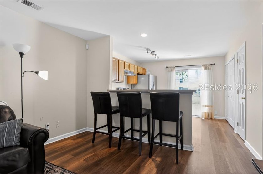 Exceptional 2 Master Bedroom Townhome in the amenity rich - photo 10