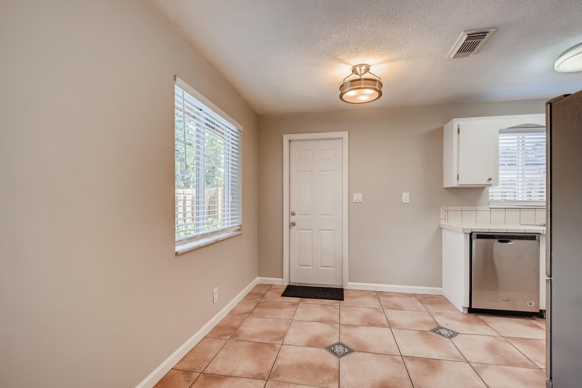 Excellent duplex opportunity in the heart of Middle River - photo 20
